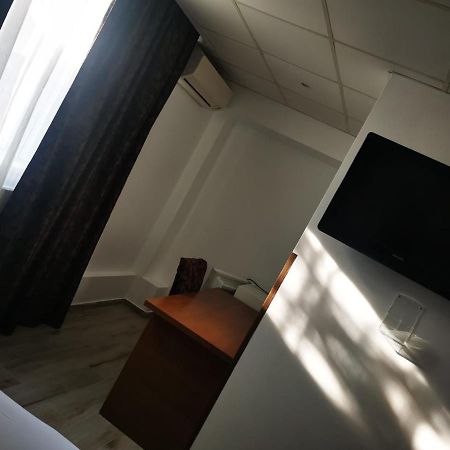 Hotel Viva Ploieşti Esterno foto