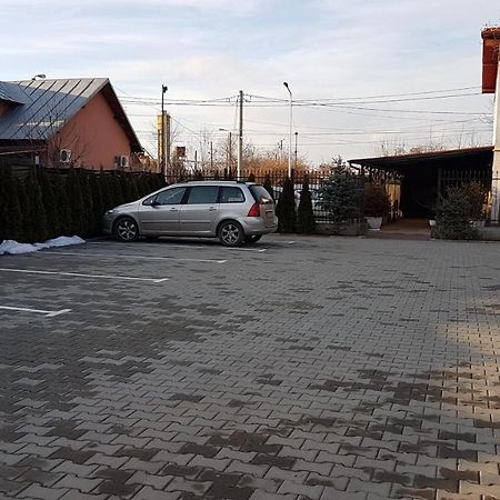 Hotel Viva Ploieşti Esterno foto