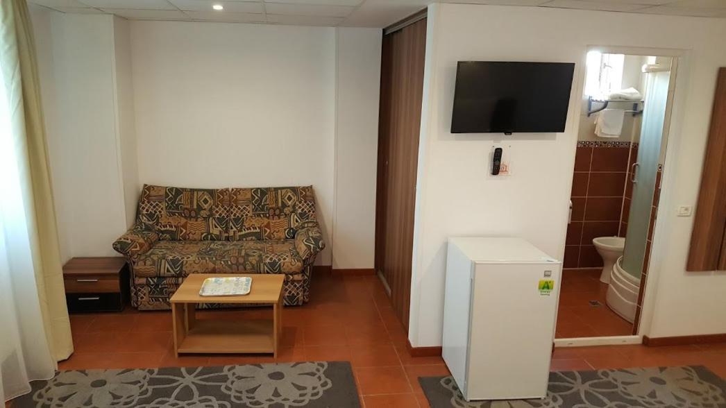 Hotel Viva Ploieşti Esterno foto