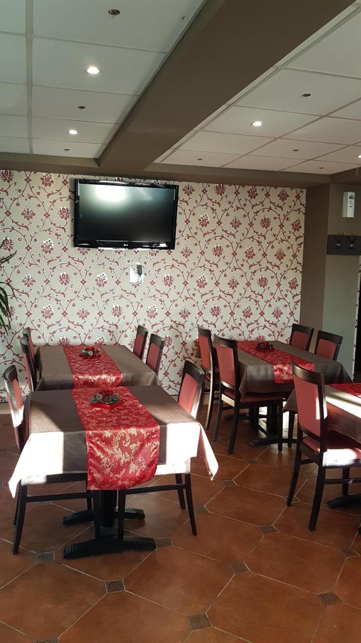 Hotel Viva Ploieşti Esterno foto