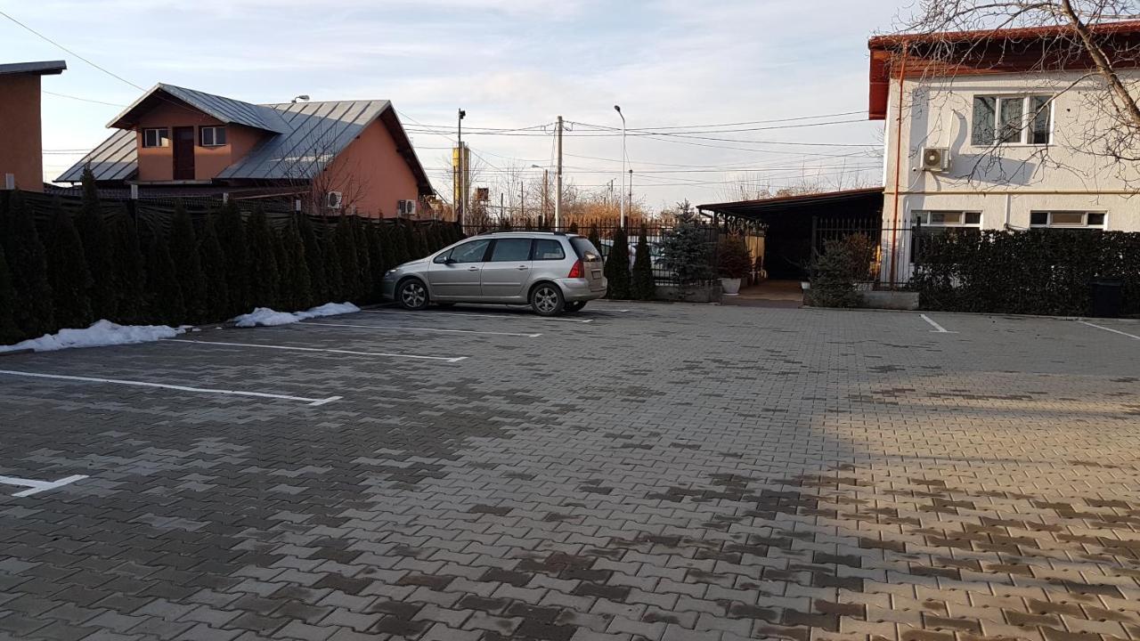 Hotel Viva Ploieşti Esterno foto